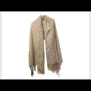 Kate and Leo Thick winter scarf - grey and white wool like thickness NWT
